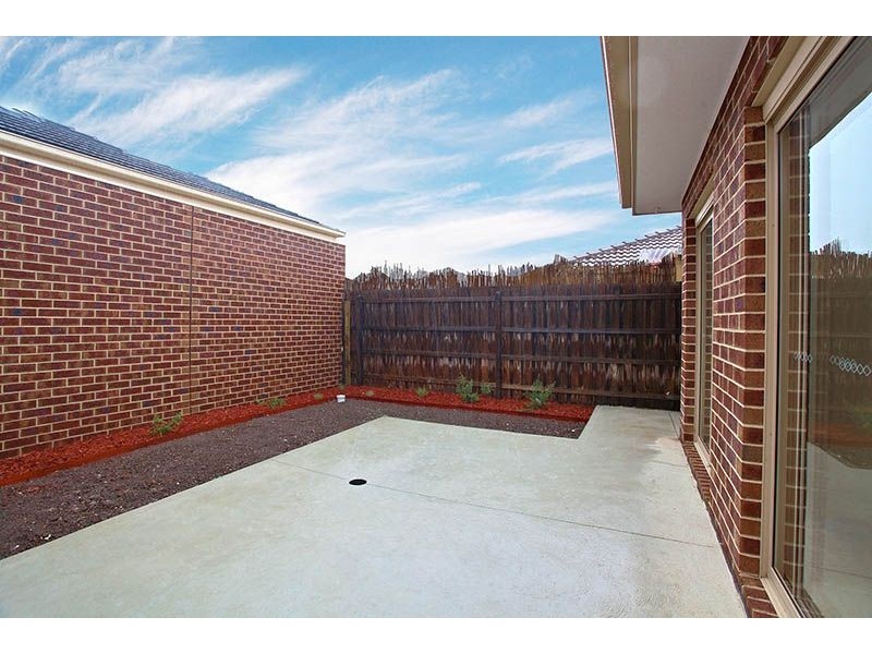 Unit 2/103 Quinn, Deer Park VIC 3023