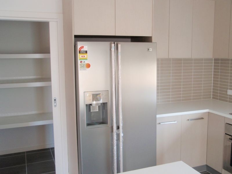 1 Earlsferry Lane, Deer Park VIC 3023