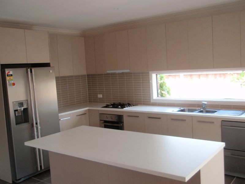 1 Earlsferry Lane, Deer Park VIC 3023