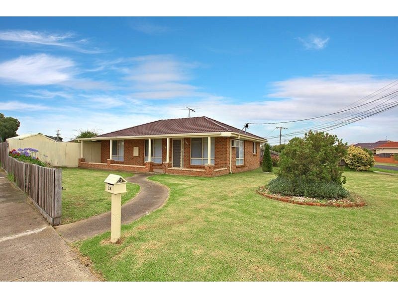 18 Runcorn Crescent, Deer Park VIC 3023