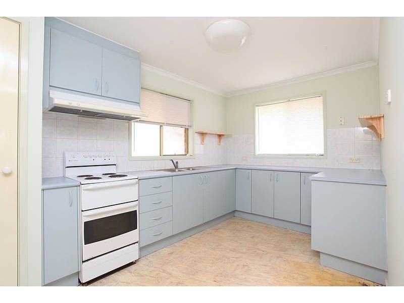 18 Runcorn Crescent, Deer Park VIC 3023