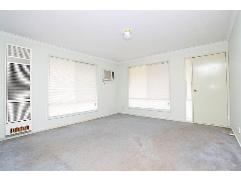 18 Runcorn Crescent, Deer Park VIC 3023