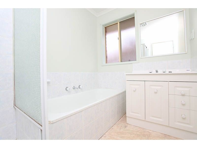 18 Runcorn Crescent, Deer Park VIC 3023