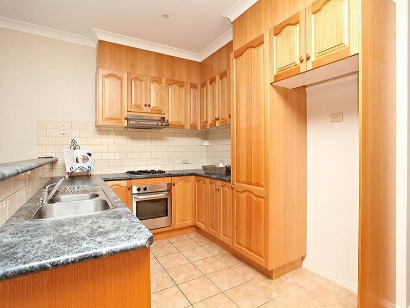 2 Hammersley Place, Caroline Springs VIC 3023