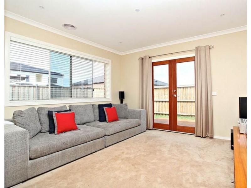 5 Eagle Way, Deer Park VIC 3023