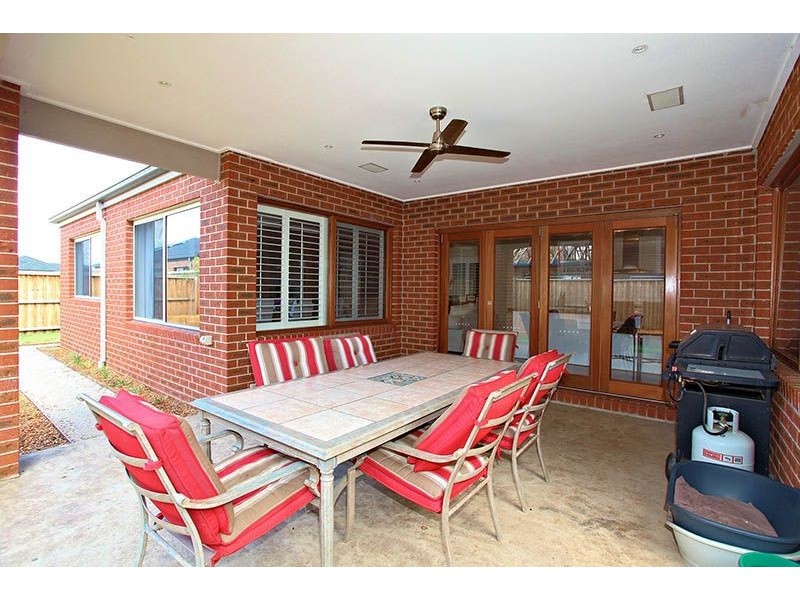 5 Eagle Way, Deer Park VIC 3023