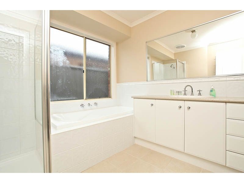 10 Scotney Crescent, Derrimut VIC 3030