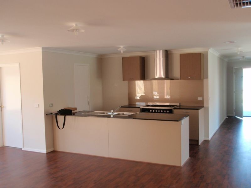 93 Hatchlands Drive, Deer Park VIC 3023