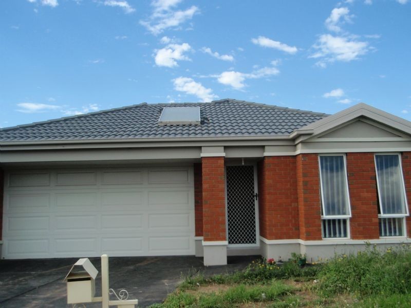 11 Bothwell Green, Derrimut VIC 3030