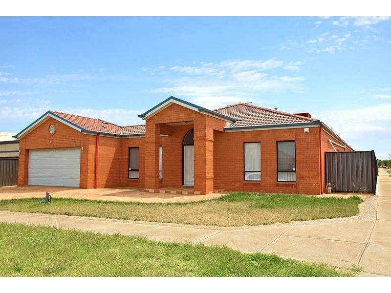 6 Chiswick Crescent, Derrimut VIC 3030