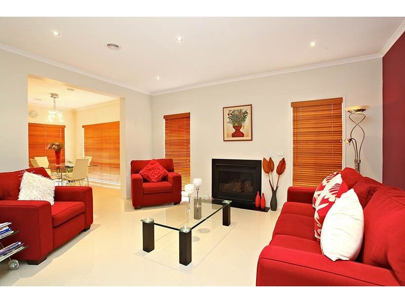 6 Osterley Close, Caroline Springs VIC 3023