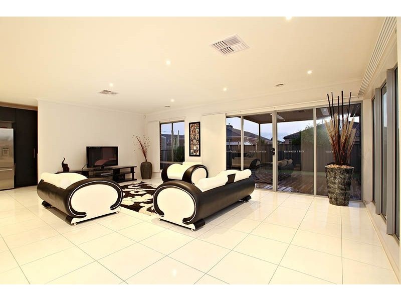 21 Bothwell Green, Derrimut VIC 3030