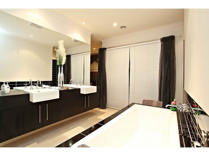 21 Bothwell Green, Derrimut VIC 3030