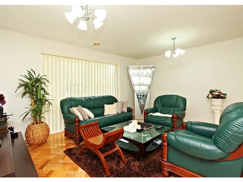 9 Fydler Avenue, Burnside VIC 3023