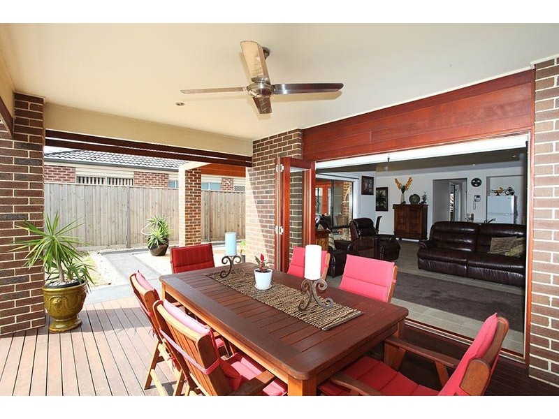 22 Heathcliff Avenue, Deer Park VIC 3023