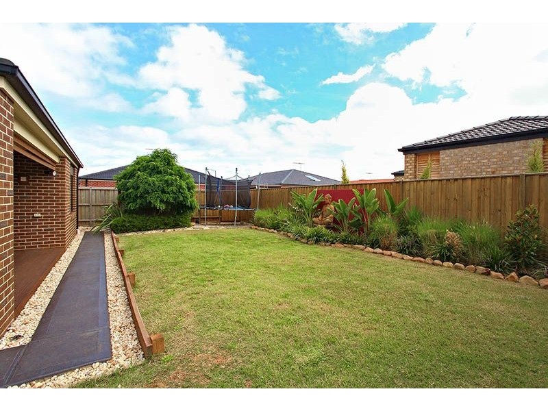 22 Heathcliff Avenue, Deer Park VIC 3023