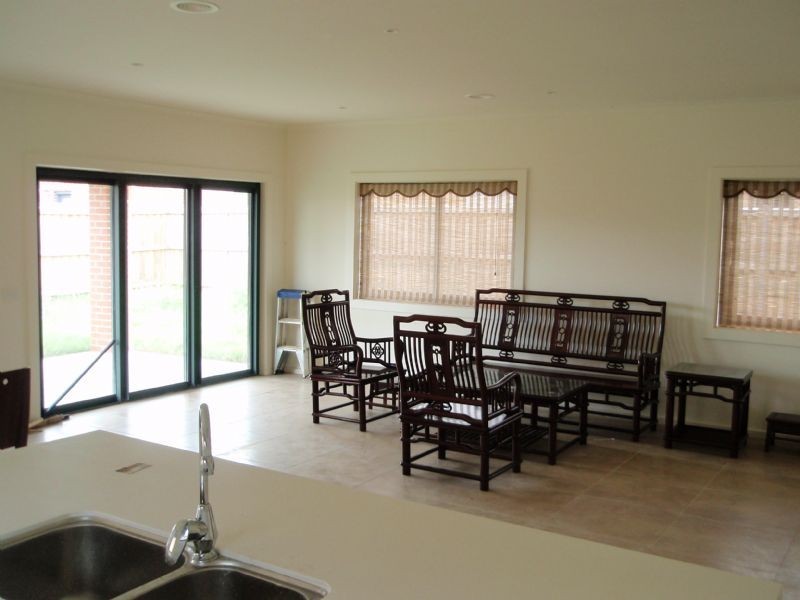 7 Eagle Way, Deer Park VIC 3023