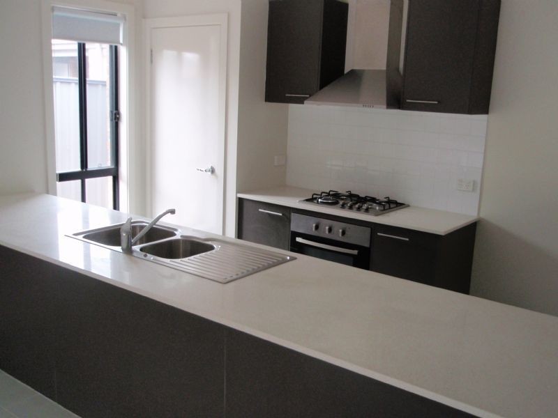 16 Carew Way, Derrimut VIC 3030