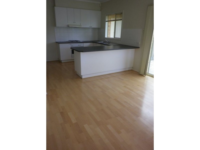 32 William Circuit, Caroline Springs VIC 3023