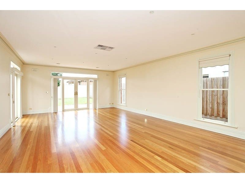 2 Alba Walk, Cairnlea VIC 3023