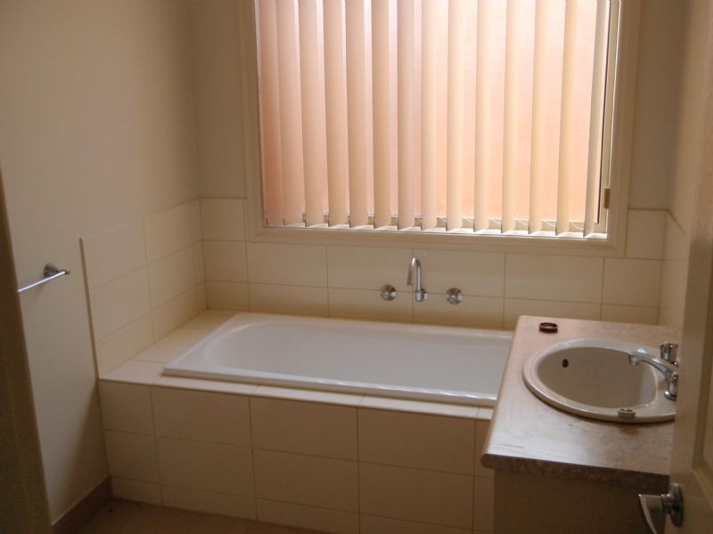 11 Fernhurst Avenue, Derrimut VIC 3030