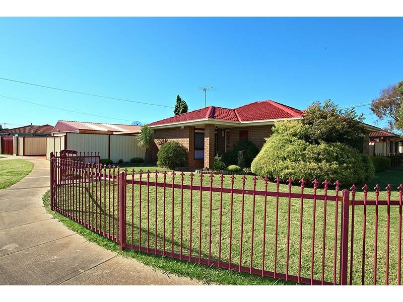 1 Bracknell Place, Deer Park VIC 3023