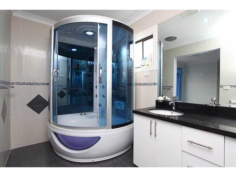 2 Classic Court, Deer Park VIC 3023