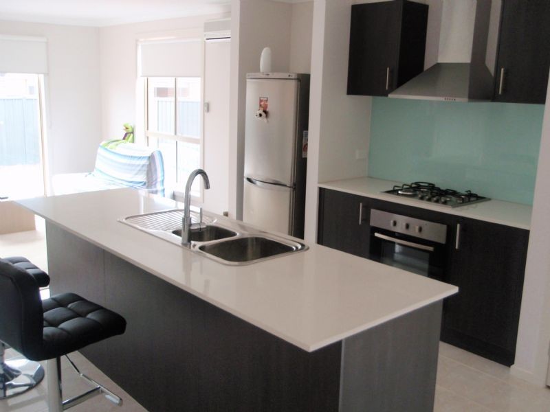 90 Pioneer Drive, Deer Park VIC 3023