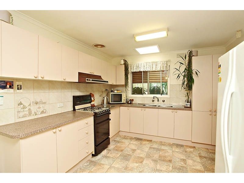 40 Tasman Avenue, Deer Park VIC 3023