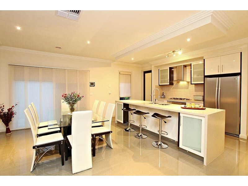 68 Duncombe Parkway, Deer Park VIC 3023