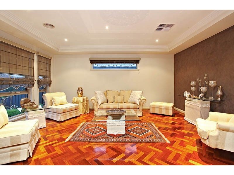 68 Duncombe Parkway, Deer Park VIC 3023