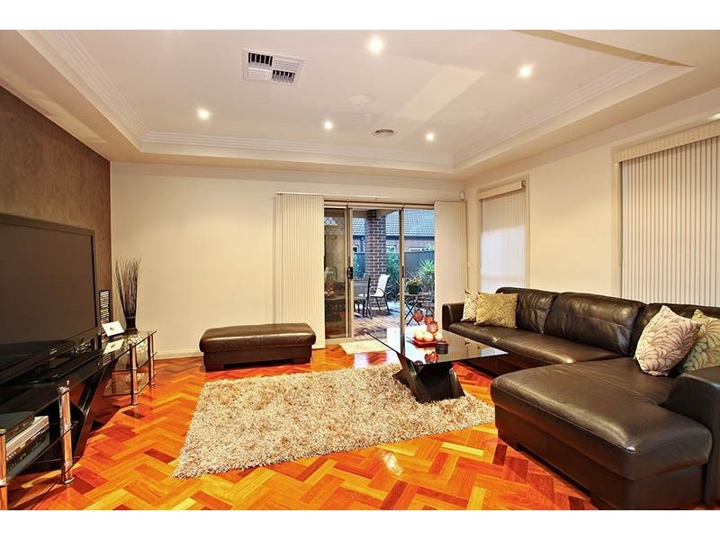 68 Duncombe Parkway, Deer Park VIC 3023