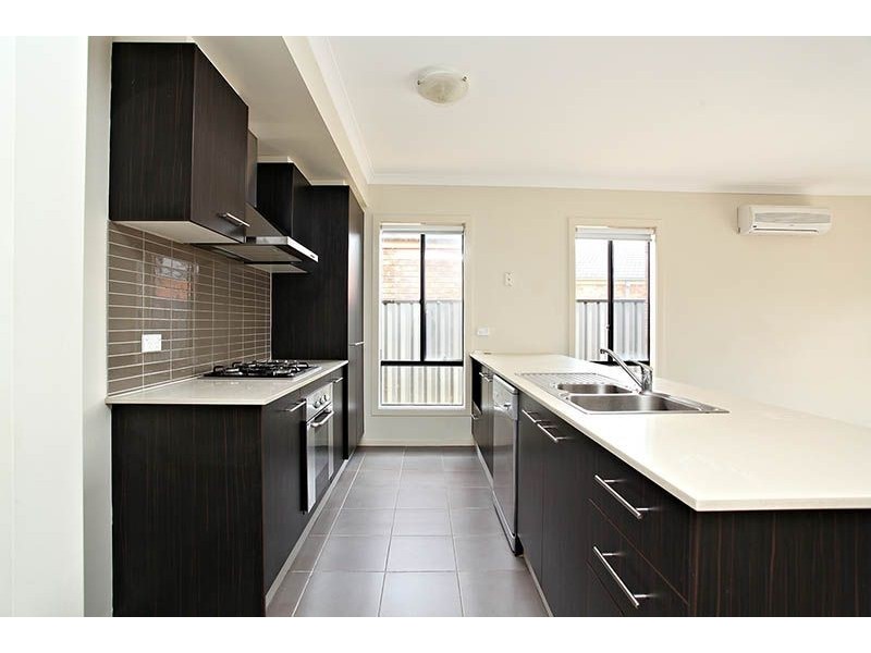 10 Ockley Chase, Derrimut VIC 3030