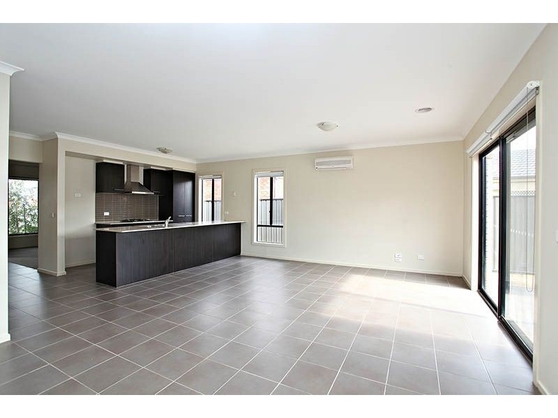 10 Ockley Chase, Derrimut VIC 3030