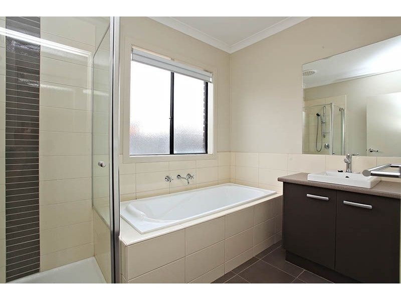 10 Ockley Chase, Derrimut VIC 3030