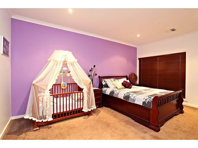 6 Amberley Gardens, Derrimut VIC 3030