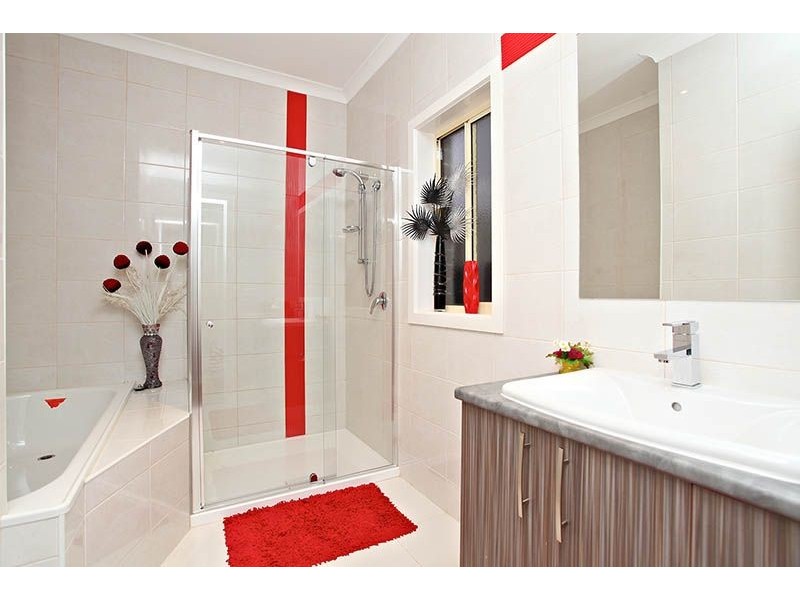 6 Amberley Gardens, Derrimut VIC 3030