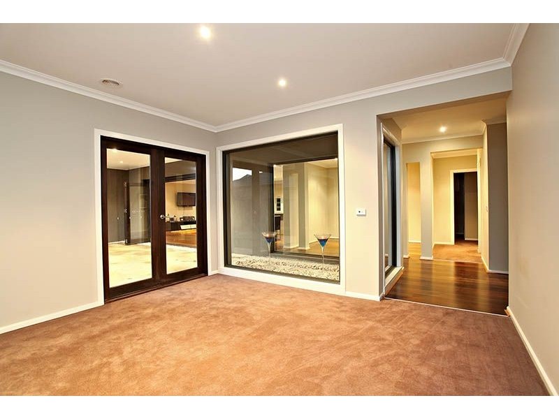 6 Lincoln Drive, Derrimut VIC 3030