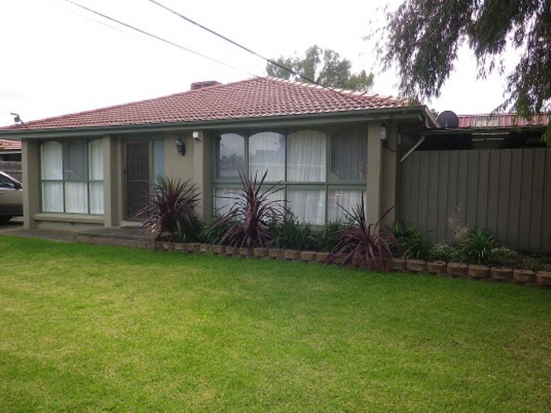 7 Bronwyn Court, Deer Park VIC 3023