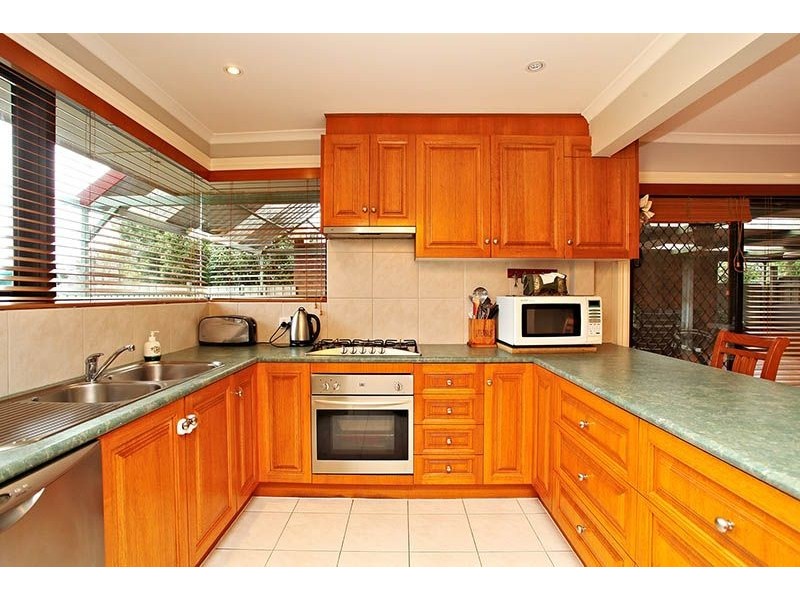 7 Bronwyn Court, Deer Park VIC 3023