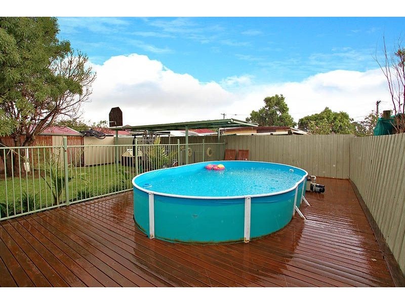 7 Bronwyn Court, Deer Park VIC 3023