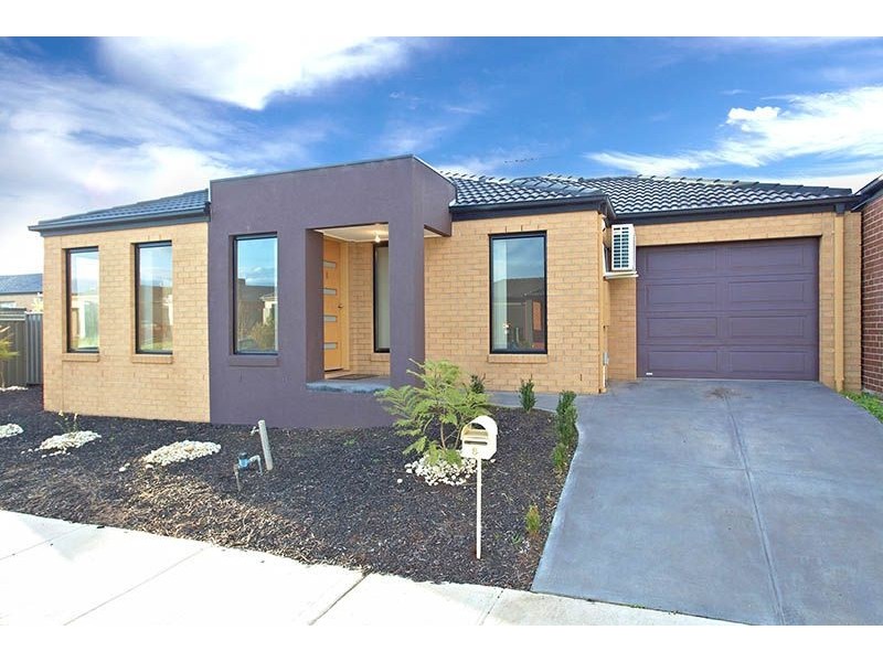 8 Bridie Street, Deer Park VIC 3023