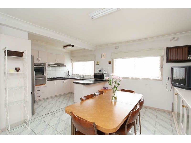 26 Dumfries Street, Deer Park VIC 3023