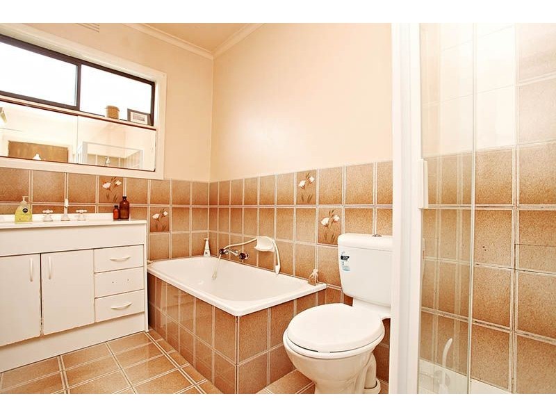 26 Dumfries Street, Deer Park VIC 3023