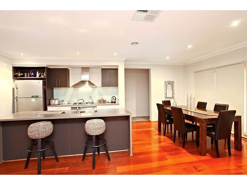 7 Roanoke Grove, Deer Park VIC 3023