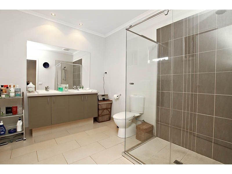 7 Roanoke Grove, Deer Park VIC 3023