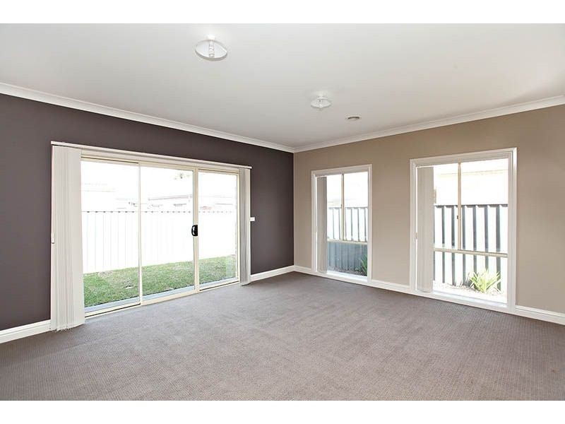 5 Highcroft Place, Cairnlea VIC 3023