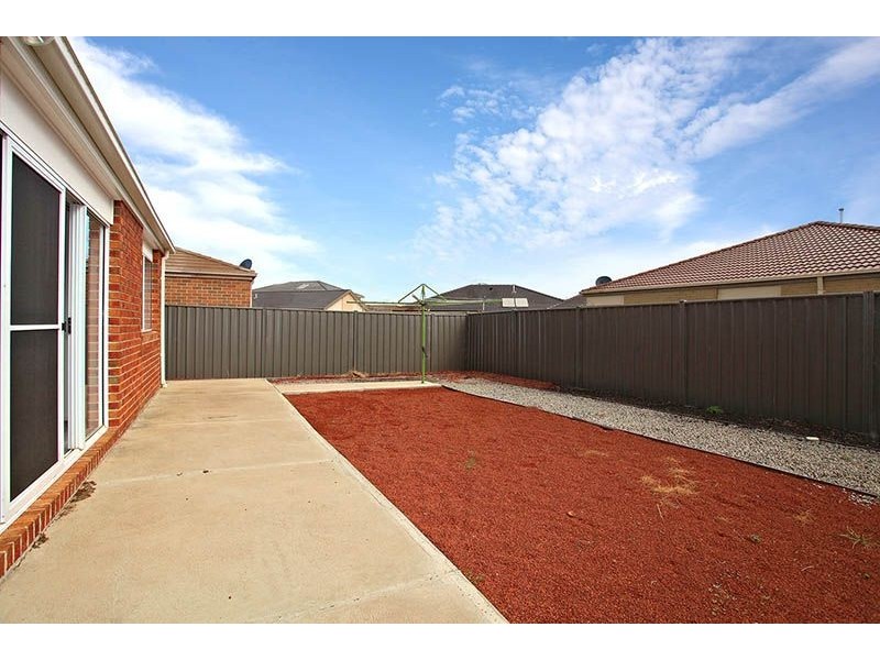 4 Bentley Avenue, Deer Park VIC 3023