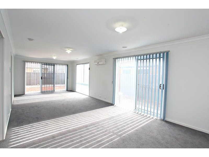 4 Bentley Avenue, Deer Park VIC 3023