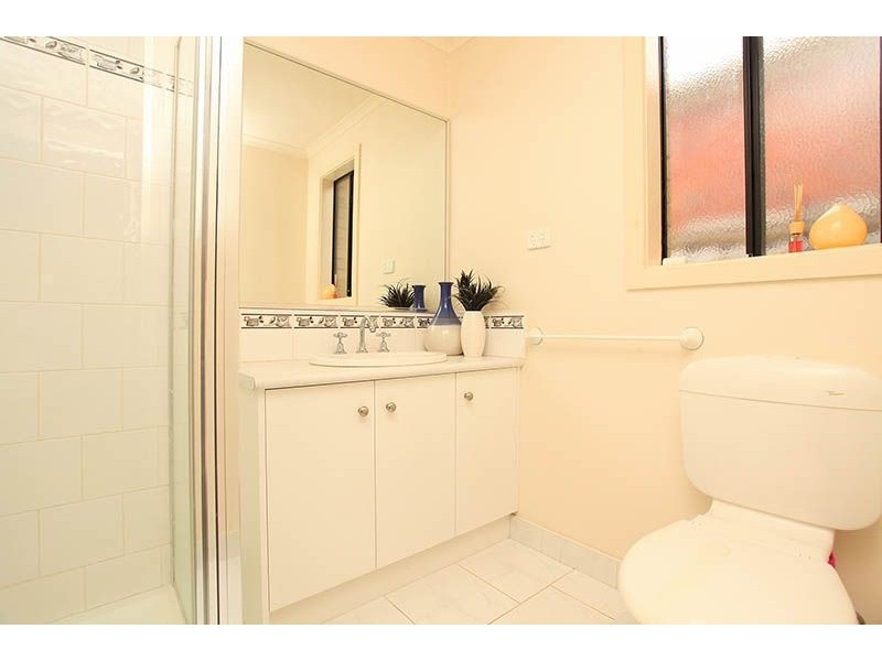 8 Apsley Vista, Derrimut VIC 3030